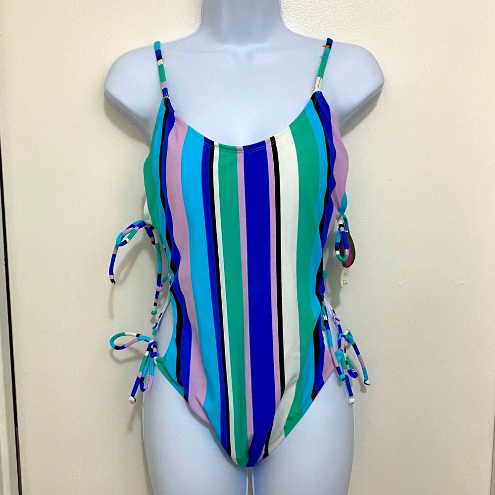 Triple side tie bathing suit. Very cute! Brand new. Never worn.Perfect condition
